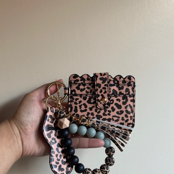 Custom made wristlet wallets. - Picture 5 of 9